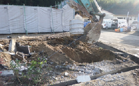 建物基礎部分の解体